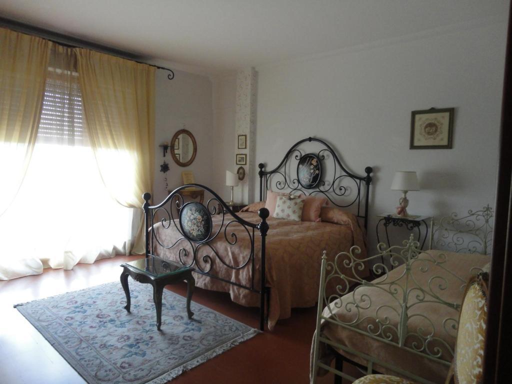 Cisanello House Hotel Pisa Room photo
